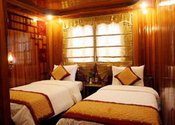 Halong Black Pearl Junk twin room