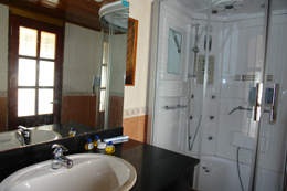Bath room in An Nam junk