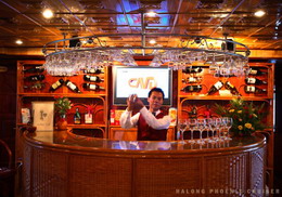 Halong Phoenix cruiser's bar