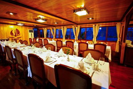 Victory Cruise's dining area