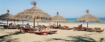 Tourists are enjoying Charming Hoi An Town and Beach Vacation - TL401