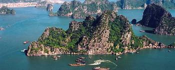 Tourists are enjoying Fascinating Vietnam - TL701