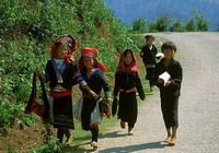 Travelers with Grand Vietnam-Cambodia tour