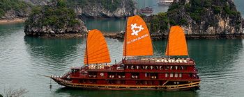 Tourists are enjoying Halong Bay cruise with Jasmine junk-TL111