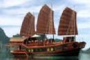 TOURISTS IN Halong  Bay on Red Dragon Junk