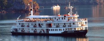 Tourists are enjoying Relaxing on Emeraude cruiser - TL115