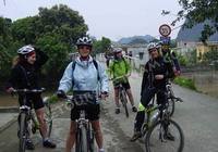 TOURISTS IN Vietnam cycling tour