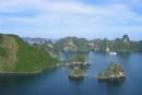 TOURISTS IN Halong Bay 1-day tour 