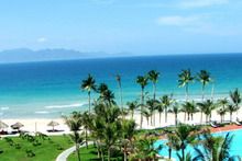 Travelers with Nha Trang beach