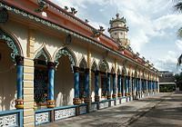 Travelers with Cao Dai Temple and Cu Chi Tunnels full day tour