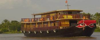 Tourists are enjoying Cruise on Mekong River with Le Cochinchine - TL603