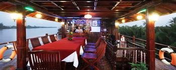 Travelers with Mekong River 3-day cruise with Le Cochinchine 