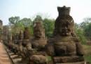 TOURISTS IN Classic Vietnam and Angkor