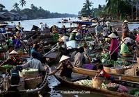 TOURISTS IN Cai Be - Mekong Tour