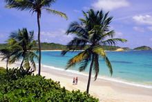 Tourists are enjoying Phu Quoc beach - the heaven on earth