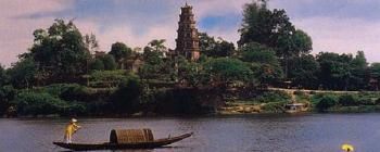 Tourists are enjoying Central Heritage road - TL305
