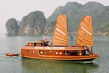 Tourists are enjoying Halong Bay cruise on the Pearly Sea Cruiser