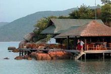 Travelers with Whale Island - Nha Trang Bay 