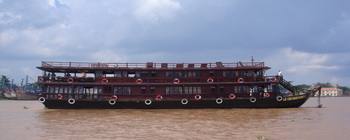 Tourists are enjoying Cruise on Mekong River with Le Cochinchine - TL609 