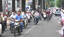 Travelers with Ho Chi Minh full day city tour