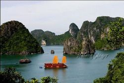 TOURISTS IN Halong Ginger Junk