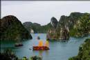 TOURISTS IN Halong Ginger Junk