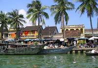 TOURISTS IN Hoi An Boat Trip Tour