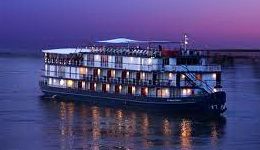 Travelers with  “Serenity Cruise” Siem Reap - Phnom Penh on board Jayavarman