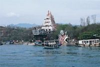 TOURISTS IN Island and snorkeling tour