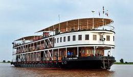 Travelers with Mekong River cruise with the Pandaw