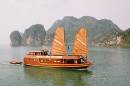 TOURISTS IN Pearly Sea Cruise