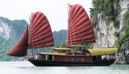 Travelers with Halong Bay cruise with Prince Junk