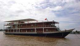 Travelers with Saigon - Siem Reap 8 days with Toum Tiou II cruiser