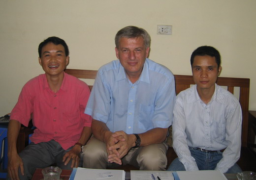 Wolfgang Coym and Do Manh Duc (left), Do Son Ha (right)