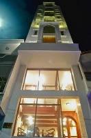 White Lion Hotel  BOOKING