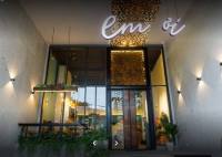 Em Oi Hotel BOOKING