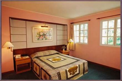 Room4 Room4 BOOKING