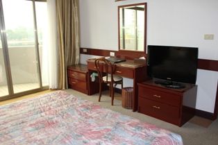 Room 5 Room 5 BOOKING
