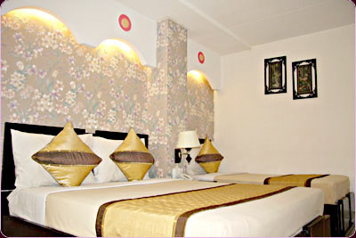 Room3 Room3 BOOKING